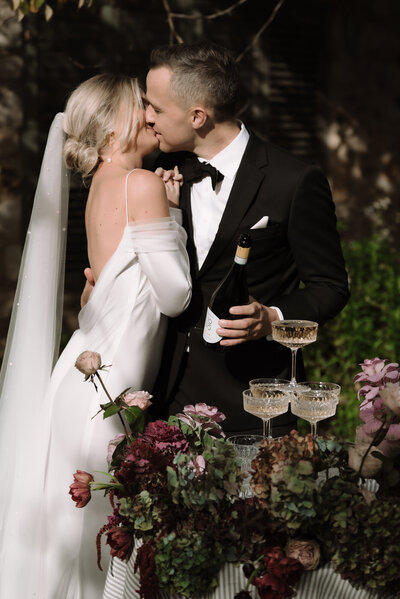 modern-champagne-wedding