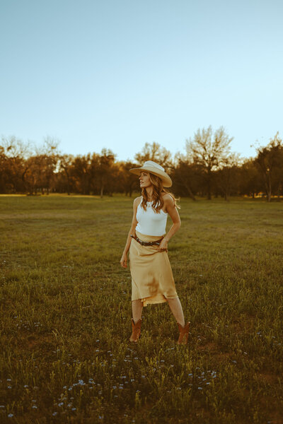 Dreamy western session in a field in Buffalo Gap, TX