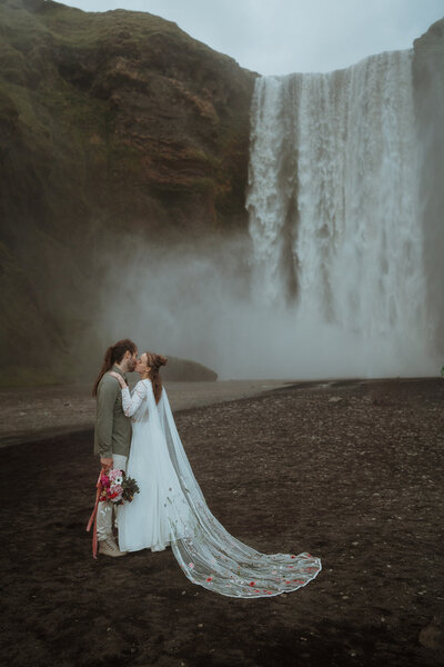 From unique Iceland elopement locations to practical elopement tips, in this blog I’ll help you two elope in Iceland without the stress of planning and location scouting! See iceland elopement dress, iceland wedding elopements, elopement ideas iceland and iceland winter elopement. Book Sydney for your destination elopement or Iceland elopement