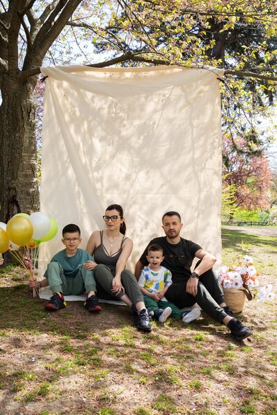 Outdoor family photos from Alba Belli Photography