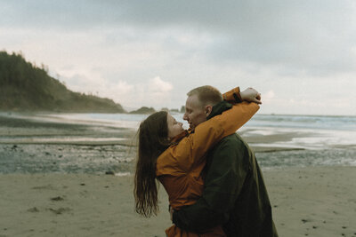 Oregon Coast Couples - lizarrietaphotography-44