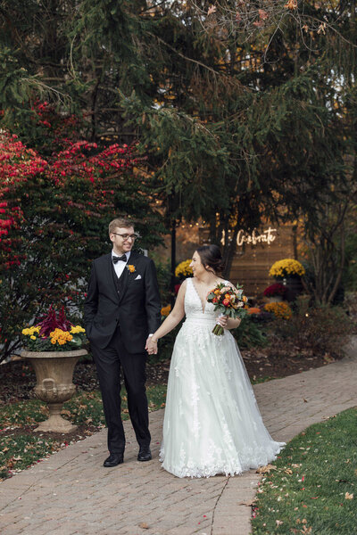 Olde Mill Inn | Fall wedding photos with seasonal foliage | Basking Ridge, New Jersey