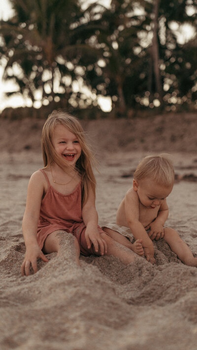 Madelyne-Dawson-Photography-Boynton-Beach-FL-Family-Photographer-Ev-Emmett-GIF-2-1