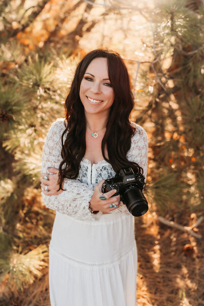 Local Flagstaff Photographer who owns Annie Bee Photography.