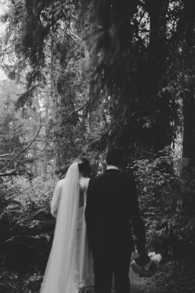Oregon elopement photographer  Washington wedding photographer