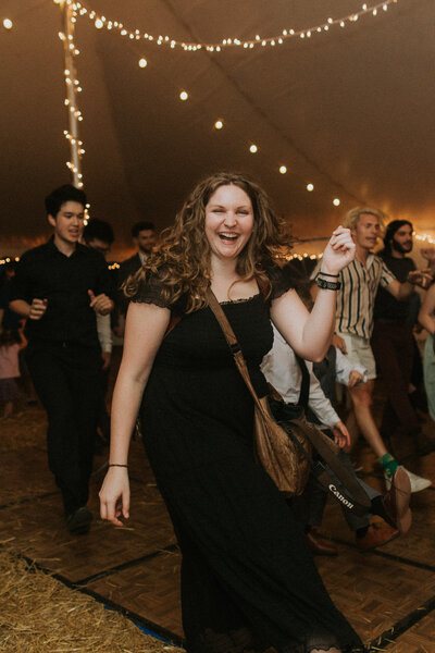 rachael-dancing-marie-photography-wedding-illinois-elope-backyard-1