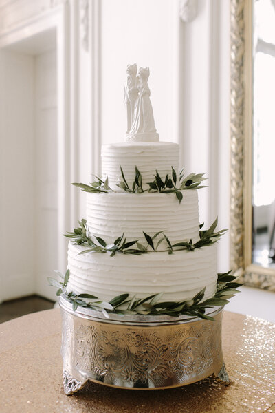 DAR-Constitution-Hall-DC-Wedding-florist-Sweet-Blossoms-cake-flowers-Betty-Clicker-Photography