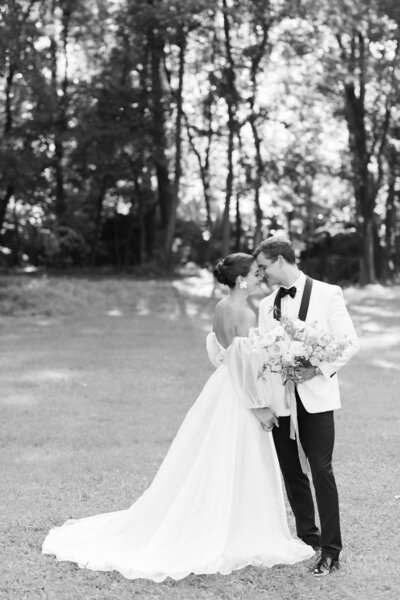Bride and groom timeless photos photographed by Virginia wedding photographers Katelyn Workman Photography.
