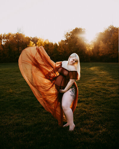 Golden hour maternity portraits by Kelsie Kelly Edmonton Maternity Photographer