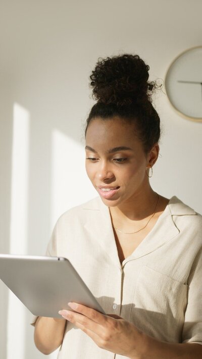 Young woman workin on the tablet