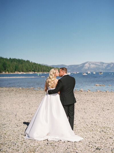 Lake Tahoe Mountain Wedding at Everlibe Resort Photos