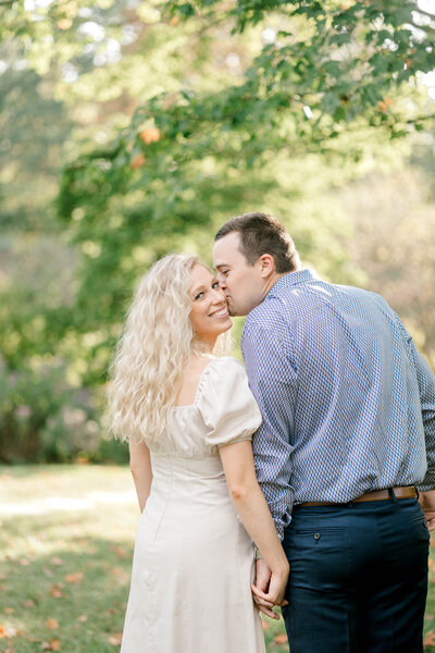 INDIANAPOLIS ENGAGEMENT SESSION AT NEWFIELDS MUESUM