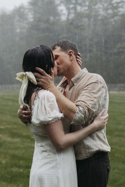 Rainy North Carolina Engagement Photoshoot