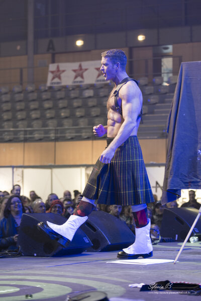 Brent Ray Fraser Performing Le Havre Normandy 2019 - 04