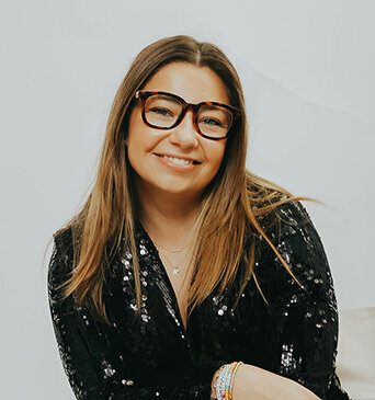 Ariana Shives headshot