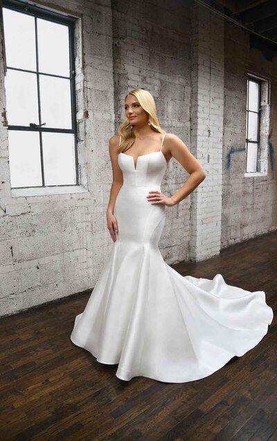 LACE AND TULLE A-LINE WEDDING DRESS WITH SQUARE NECKLINE