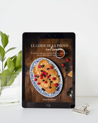 Un ebook de +60 pages qui va t’aider à maîtriser le mode manuel, la lumière, la composition & le stylisme culinaire afin de créer des photos culinaires appétissantes.