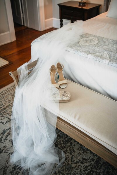009_Savannah wedding_Charles Morris Center_Cathedral_St.John_0049_Holly+Justin {Coastal Chic Studios}_CC1_1010