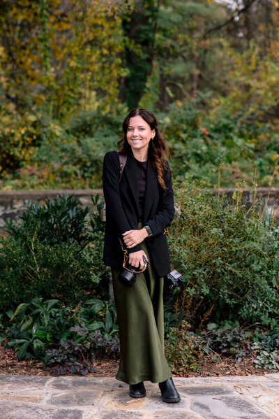 Ashley working in action photographing couple at Airlie in Virginia