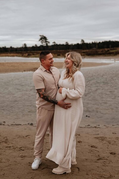 Melissa Boer Fotografie – pure en stijlvolle maternity shoot, perfect voor aanstaande moeders.