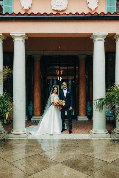 brideandgroom-doorway-portrait-glenmere-mansion