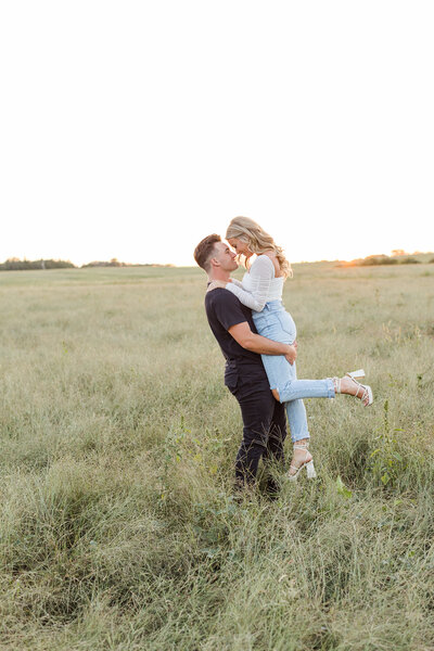 Engagement photography in Jefferson City by Bella Faith Photography