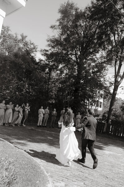 charleston-wedding-photographer-bridesmaids-candid-maggie-collazo