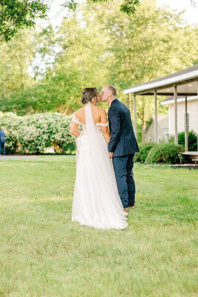 https://pros.weddingpro.com/