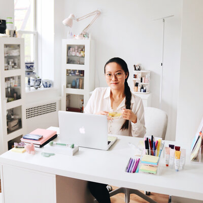 a 20-something skincare-obsessed entrepreneur and licensed esthetician living in New York City