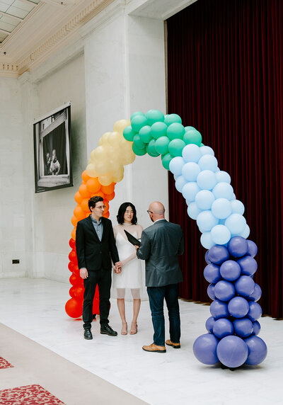Couple getting married in San Francisco city Hall
