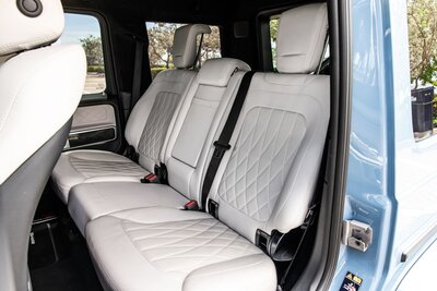 mercedes-g63-china-blue-for-rent-in-miami-passenger-rear-seats-designo-diamond-white-platinum-034