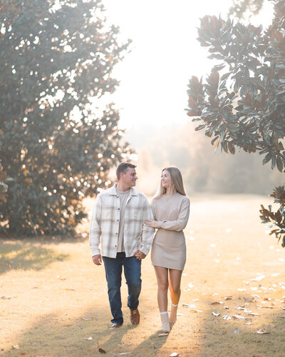 Couples portraits Alabama photographer outdoor romantic natural light session.