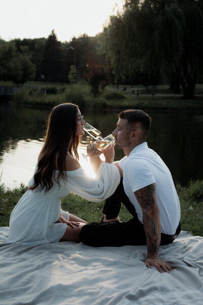 Photo Session de couple Golden hour et Champagne