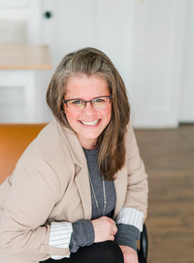 Traditional headshot of brand photographer Amanda Richardson, owner of Amanda Richardson Photography in Charlotte, NC.