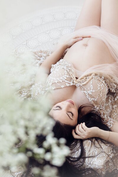 affordable and luxury maternity photos in Summerside Edmonton