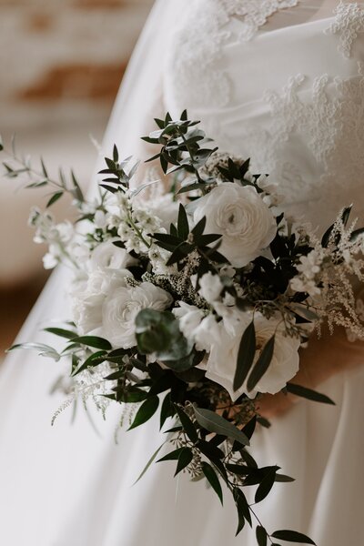 Bride holsing bouquet