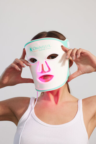 Omnilux LED Clear Mask uses blue & red light therapy to treat active acne, blemishes, redness and inflammation