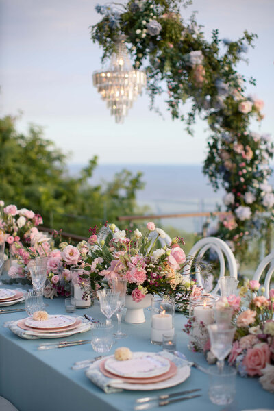 A tablescape at a wedding
