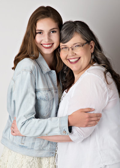 family portrait of mother and daughter in lansing michigan