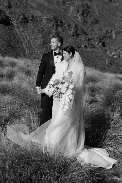 queenstown wedding couple in the mountains
