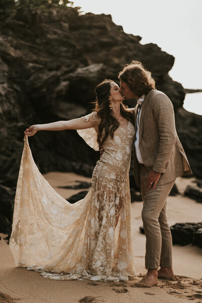 Caitlin-Grace-PhotographyMaui-Destination-Wedding-Elopement-PhotographerHilary-Erik28