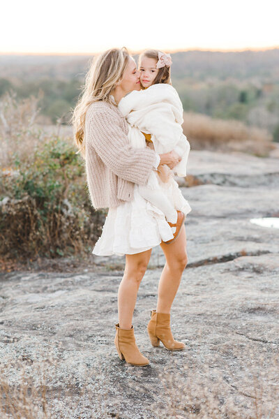 what to wear for your family photo session layers & textures