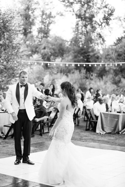 first dance at a wedding reception in oregon