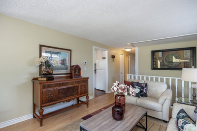 774 Downview living room (2)