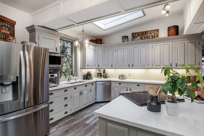 832 Hwy 7A kitchen (3)