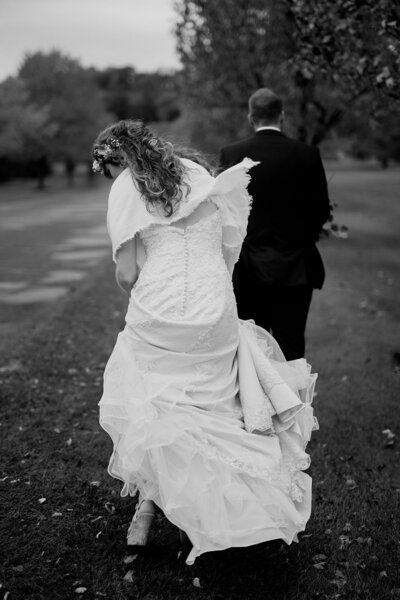Intimate wedding photographer in Minnesota