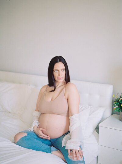 modern in home maternity session in rochester, ny