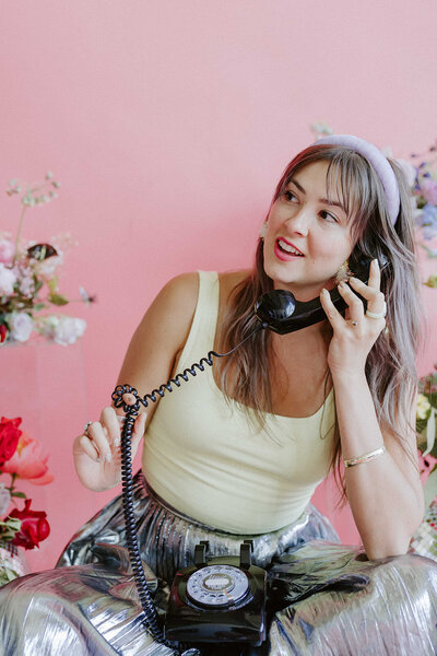 guest recording a message on an audio guestbook