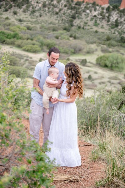 CO-Colorado-Springs-Spring-Mini-Session-Garden-of-the-gods-Magnolia-and-Grace-Photography-Co-HaleyM# (1)-18