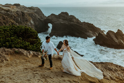 Couple elopes on the Oregon Coast